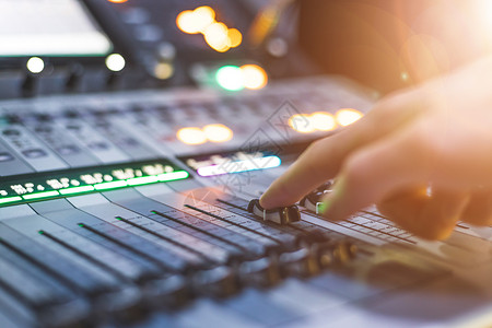 錄音室里的魔法 動畫片背后的聲音藝術(shù)